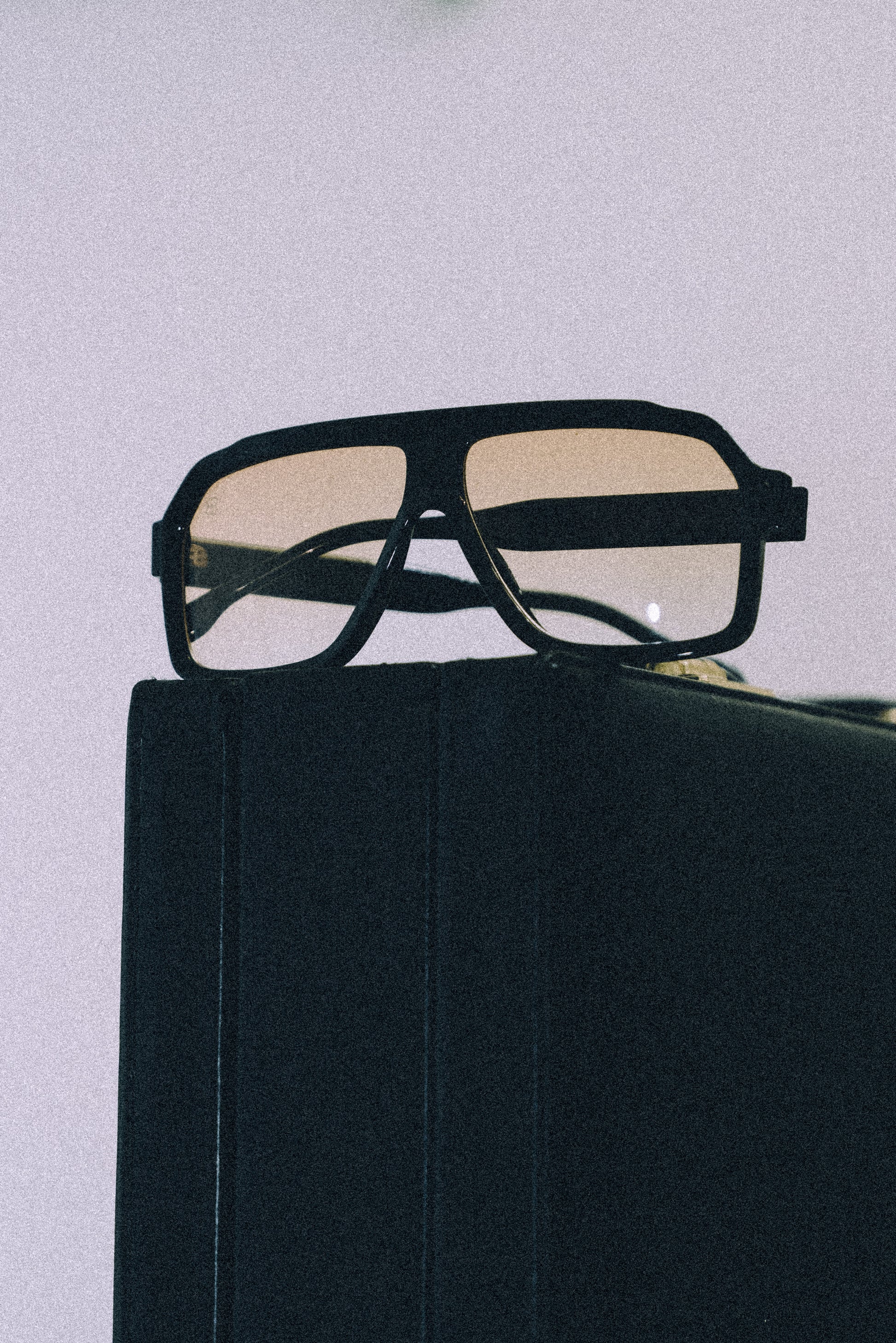 BARNETTE IN GLOSS BLACK