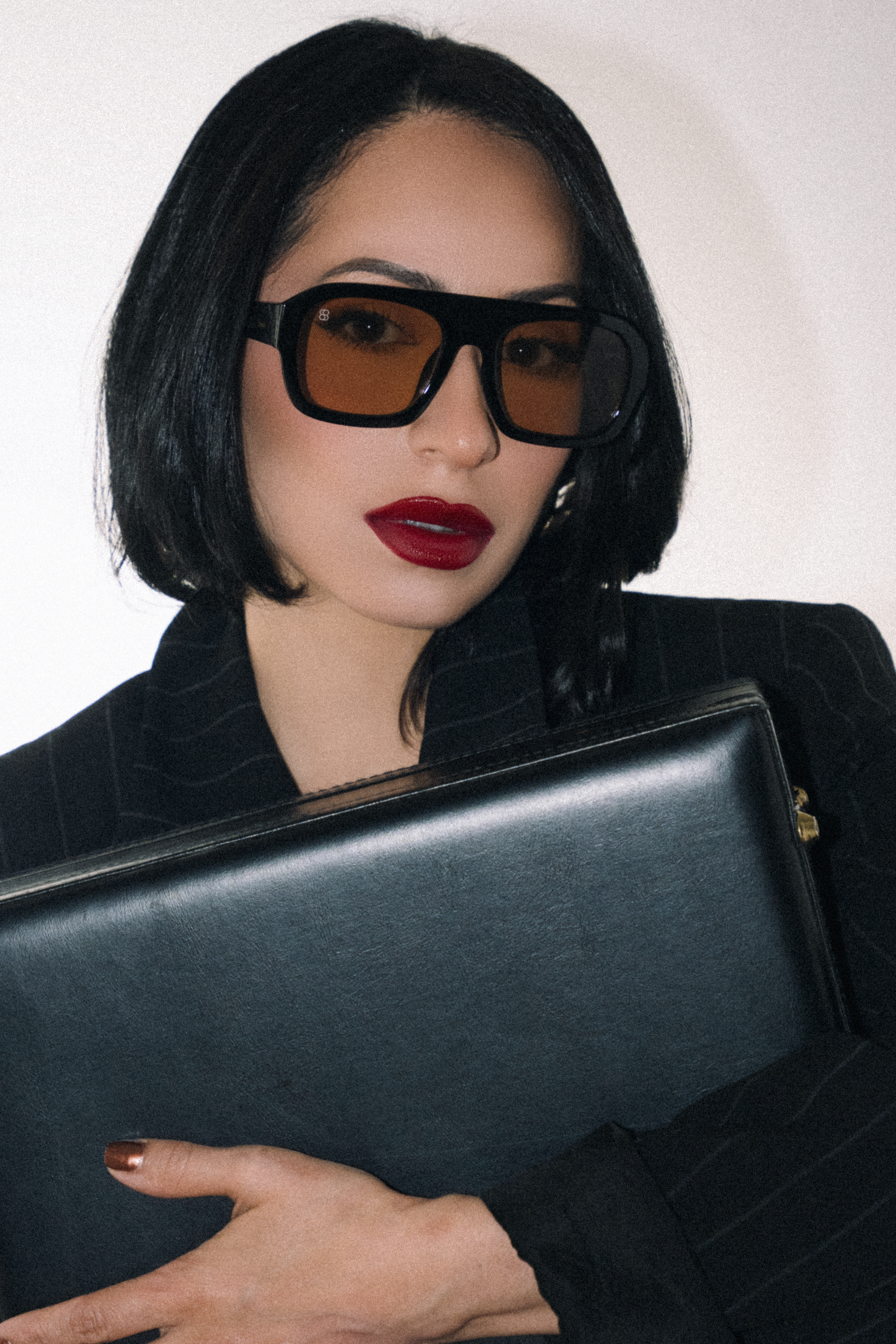 MONROE IN ONYX